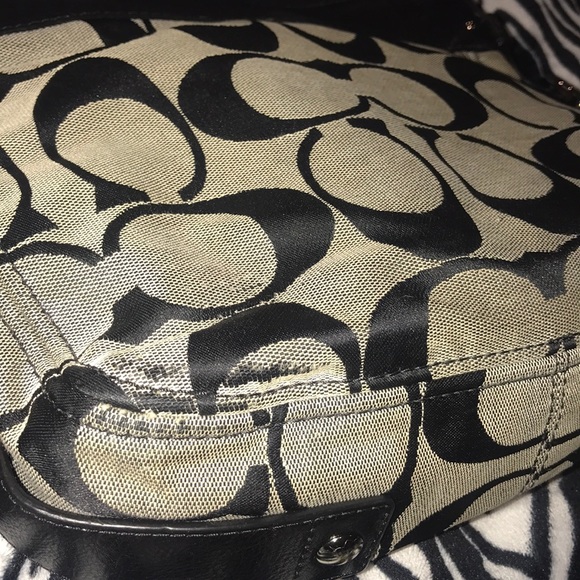 Coach - Signature Duffle Handbag - Picture 6 of 7